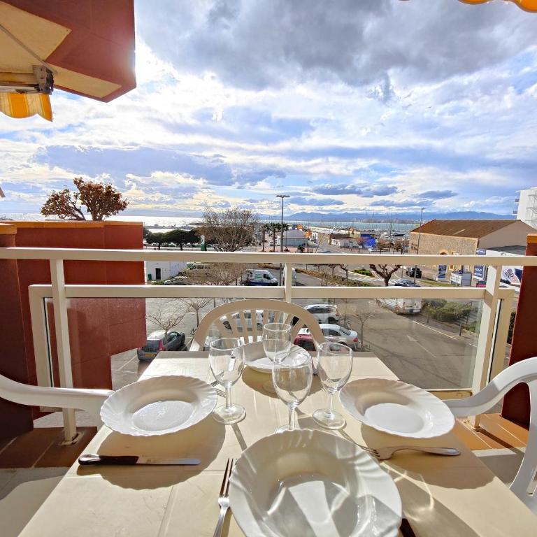 Apartamento con Wi-Fi y Parking, ideal 4 pers. en Rosas - ES-258-19 - Apartment - 2