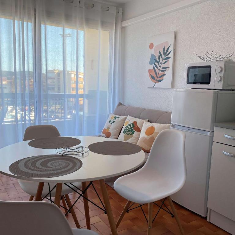 Appartement T1 avec climatisation, balcon et cuisine équipée - FR-1-553-249 - Appartamento - 1