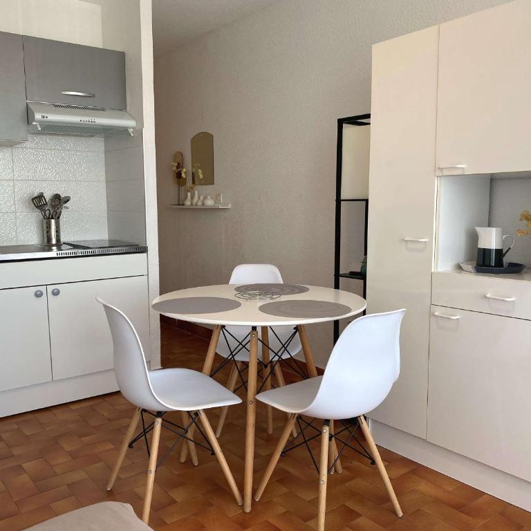 Appartement T1 avec climatisation, balcon et cuisine équipée - FR-1-553-249 - Appartamento - 2