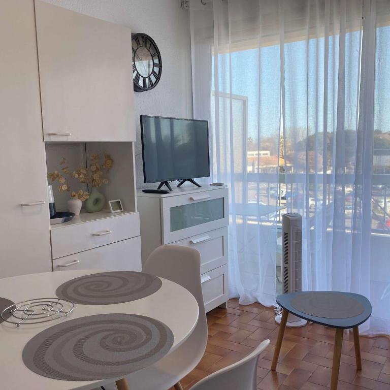 Appartement T1 avec climatisation, balcon et cuisine équipée - FR-1-553-249 - Appartamento - 5