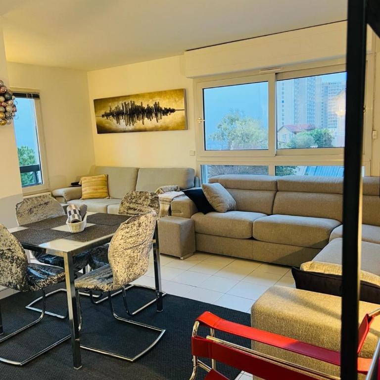 Monaco Stunning Sea Views, Larvotto beach, Terrace, 2 bedrooms, 2 bathrooms, up to 6 person, lift, 1st floor - Appartement 2 Chambres - 9