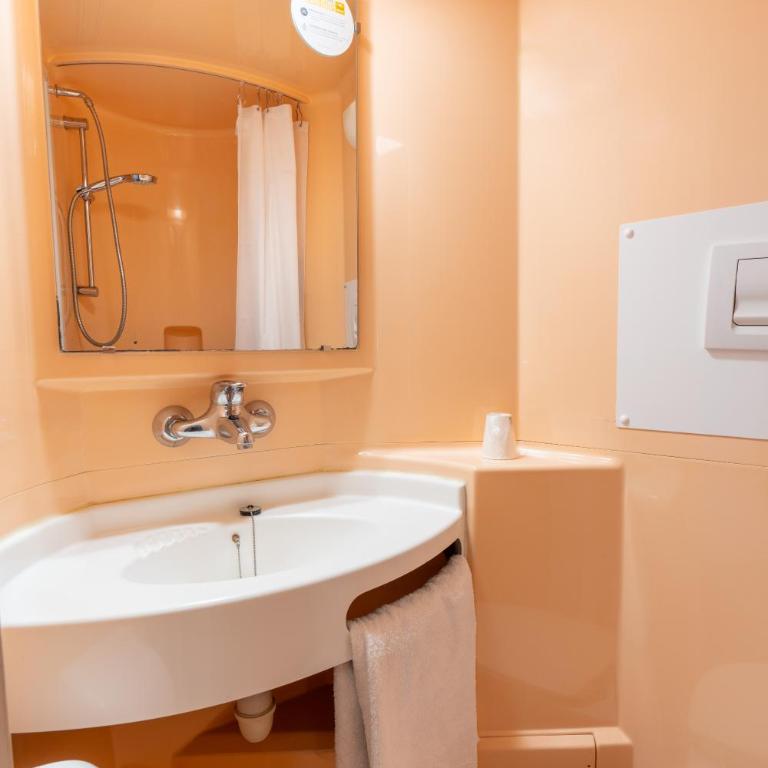 Premiere Classe Deauville Touques - Chambre 1 Lit Double - 6