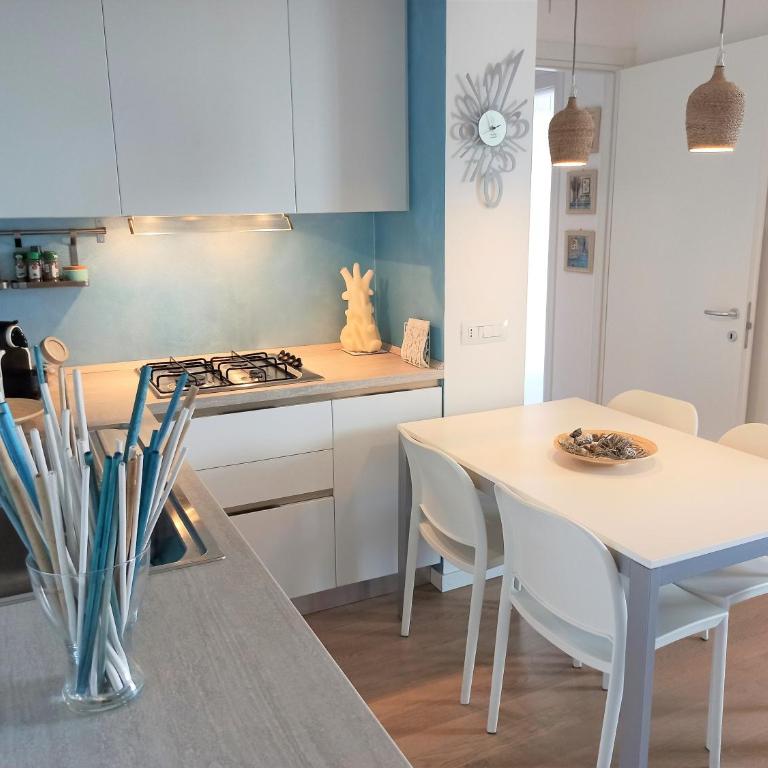 GARDA BLUE HOME on the lake - pool, solarium and garage - Appartamento con 1 Camera da Letto - 6