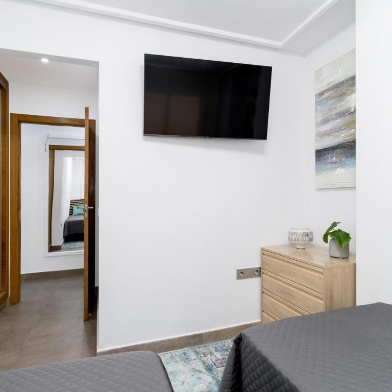 San Pascual Seaside Apartments - Three-Bedroom Apartment - 15