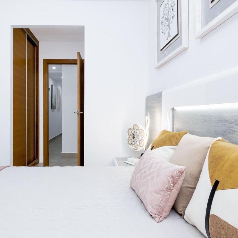 San Pascual Seaside Apartments - Three-Bedroom Apartment - 12