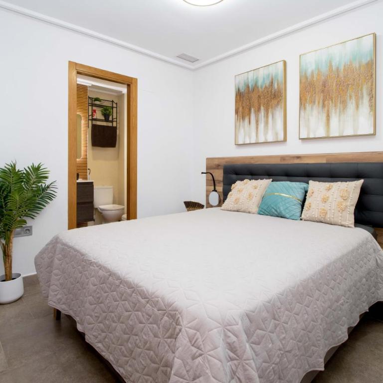 San Pascual Seaside Apartments - Three-Bedroom Apartment - 7