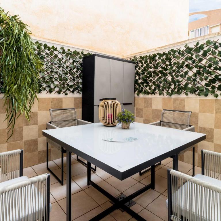 San Pascual Seaside Apartments - Three-Bedroom Apartment - 20