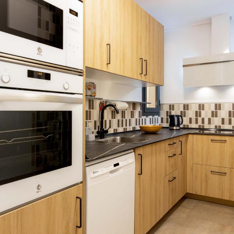 San Pascual Seaside Apartments - Three-Bedroom Apartment - 17