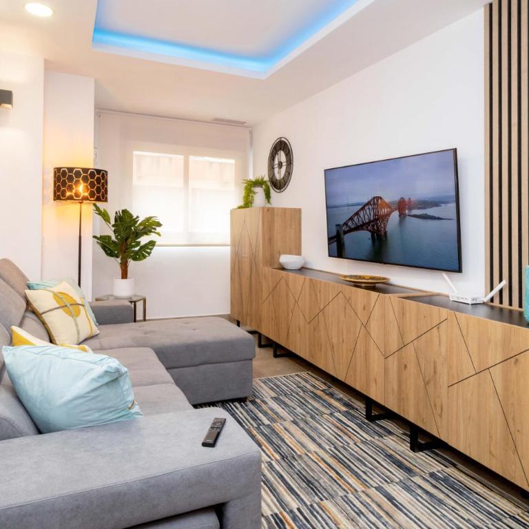 San Pascual Seaside Apartments - Three-Bedroom Apartment - 5