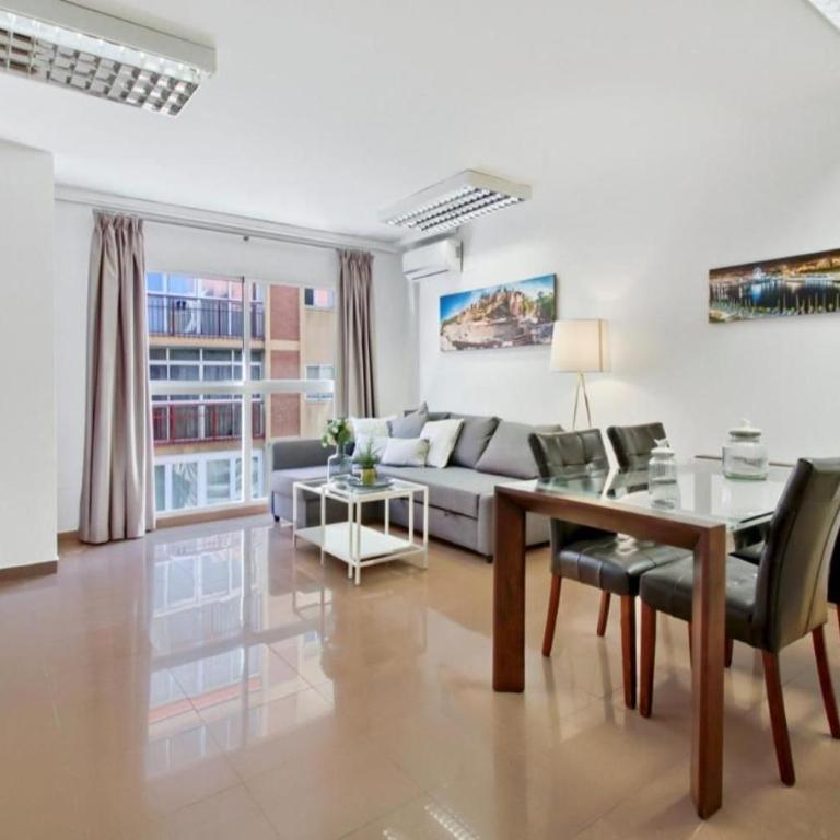 AMPLIO PISO CON TERRAZA - Apartamento de 2 dormitorios - 5