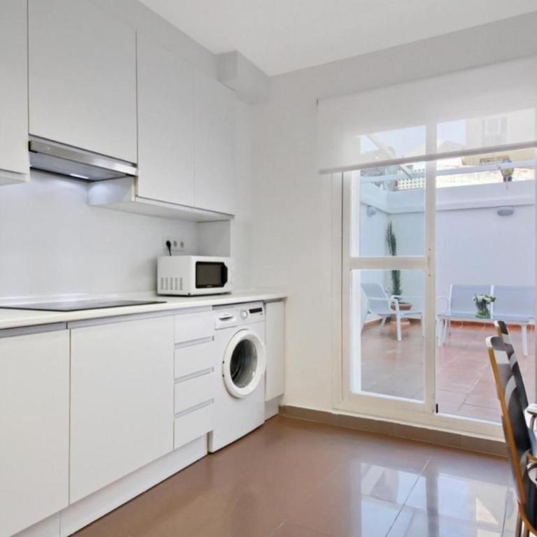 AMPLIO PISO CON TERRAZA - Apartamento de 2 dormitorios - 8