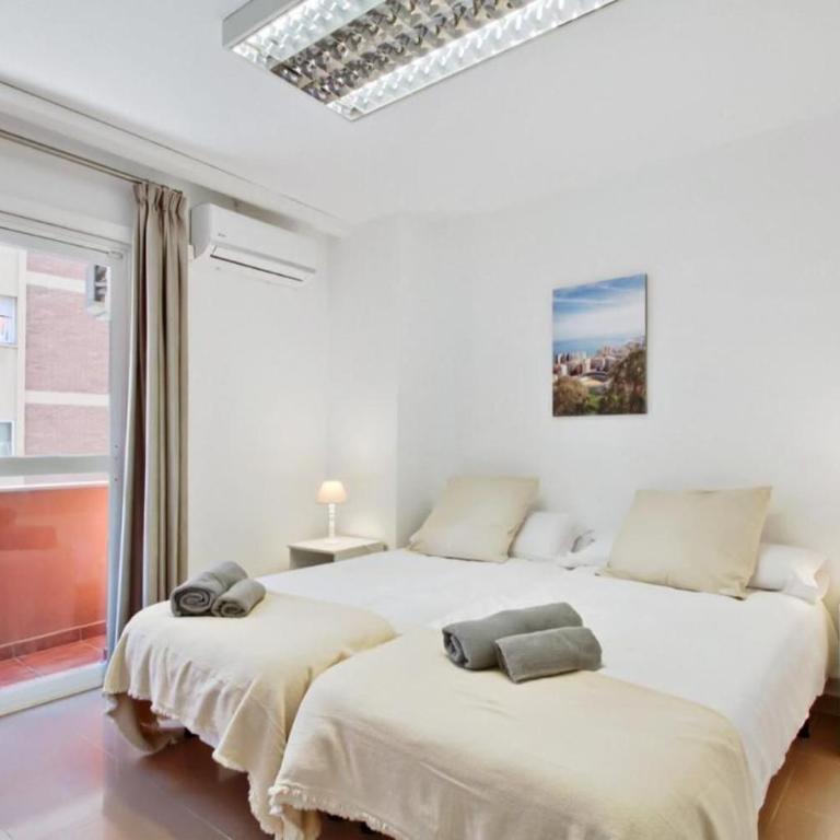 AMPLIO PISO CON TERRAZA - Apartamento de 2 dormitorios - 10