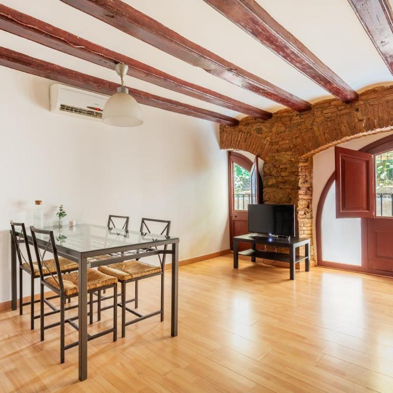Gothic - Ramblas Apartments - Charming Apartment with Two-Bedrooms - 2