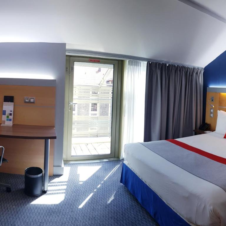 Holiday Inn Express Paris-Canal De La Villette by IHG - Double Suite with Canal View and Balcony - 2