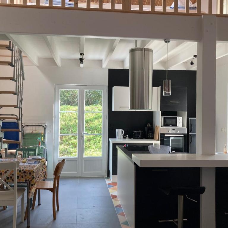 Comfortable and nice house with a beautiful garden - Maison de Vacances - 3