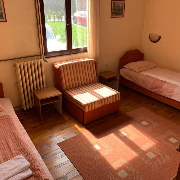 Vila Rakoč - Dvokrevetna Soba s Pomoćnim Ležajem - 3