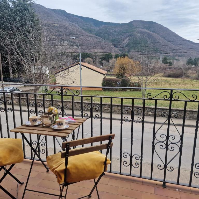 VALDI-BIESCAS - Two-Bedroom Apartment with Balcony - 6