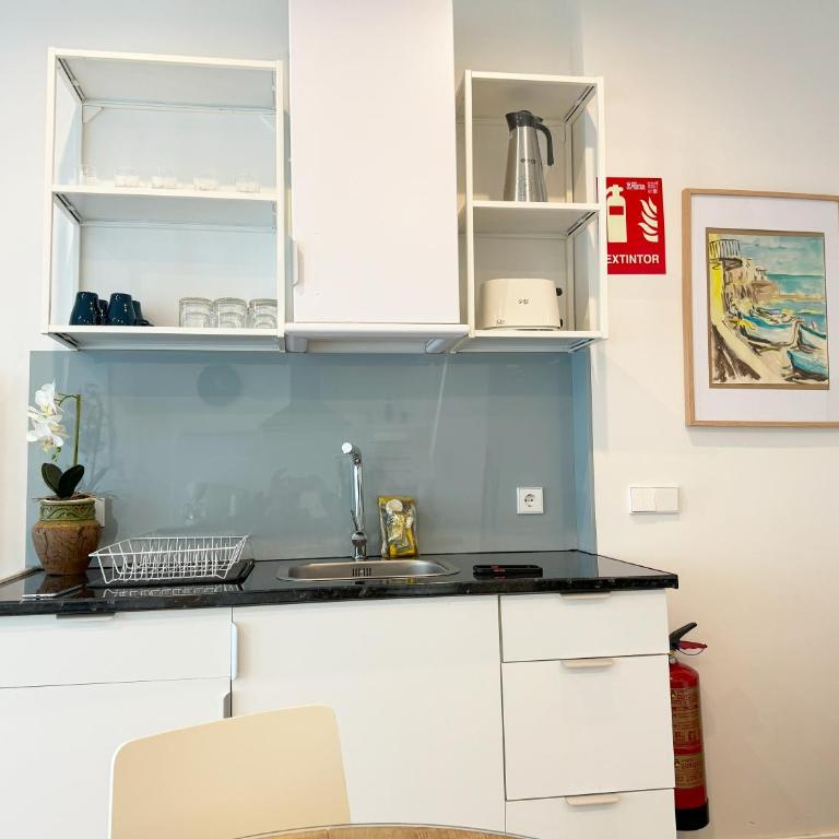 Luminoso, cómodo y buena zona - One-Bedroom Apartment - 10