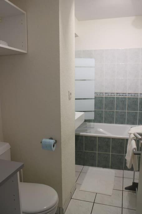 Charmant studio proche Port et Centre Ville - One-Bedroom Apartment - 6
