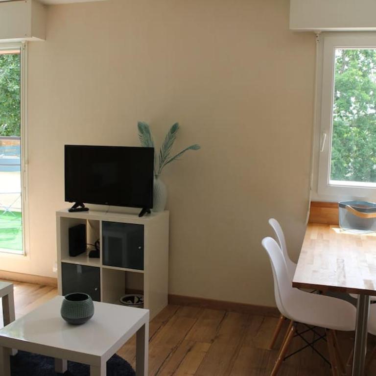 Charmant studio proche Port et Centre Ville - One-Bedroom Apartment - 8