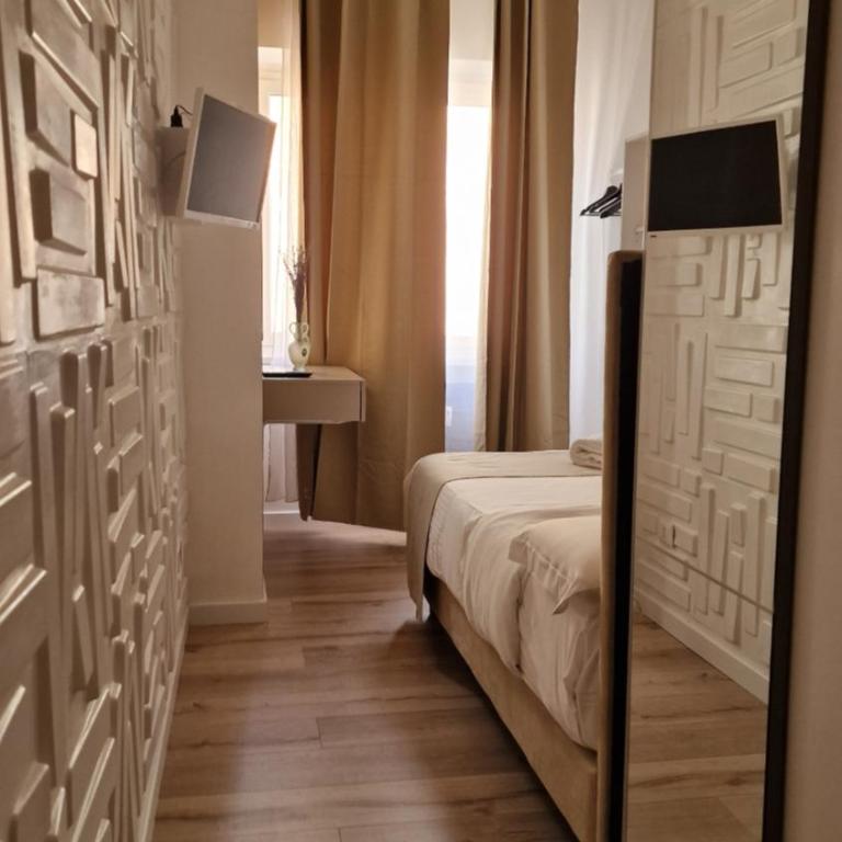 Living - Single Room - 1