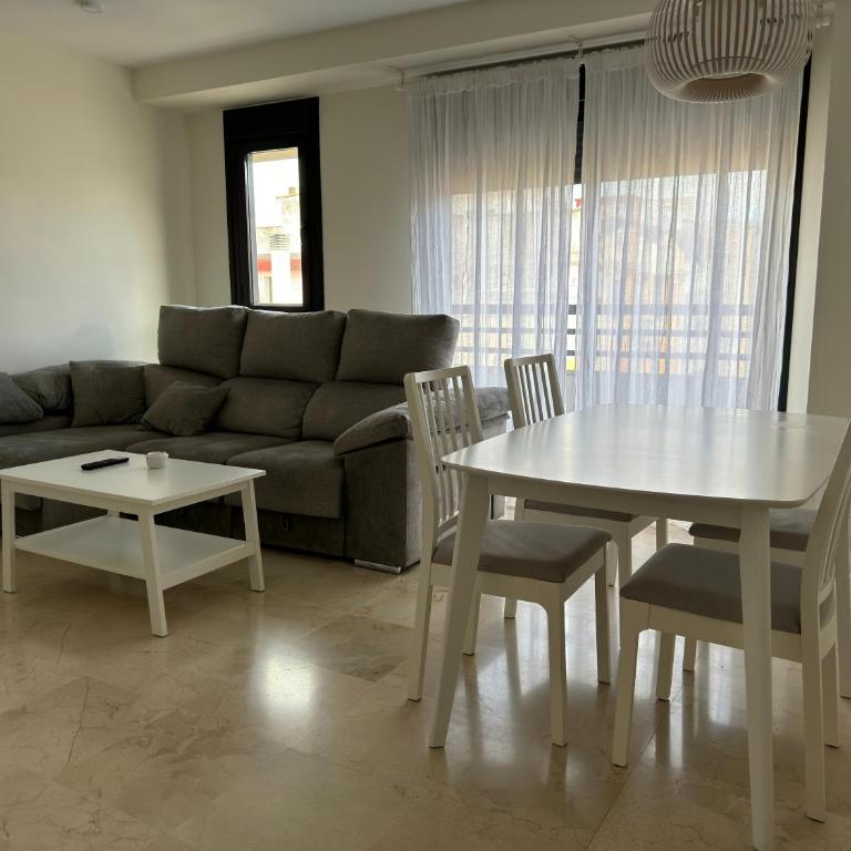 Dúplex céntrico con terraza y parking gratuito - Two-Bedroom Apartment - 16