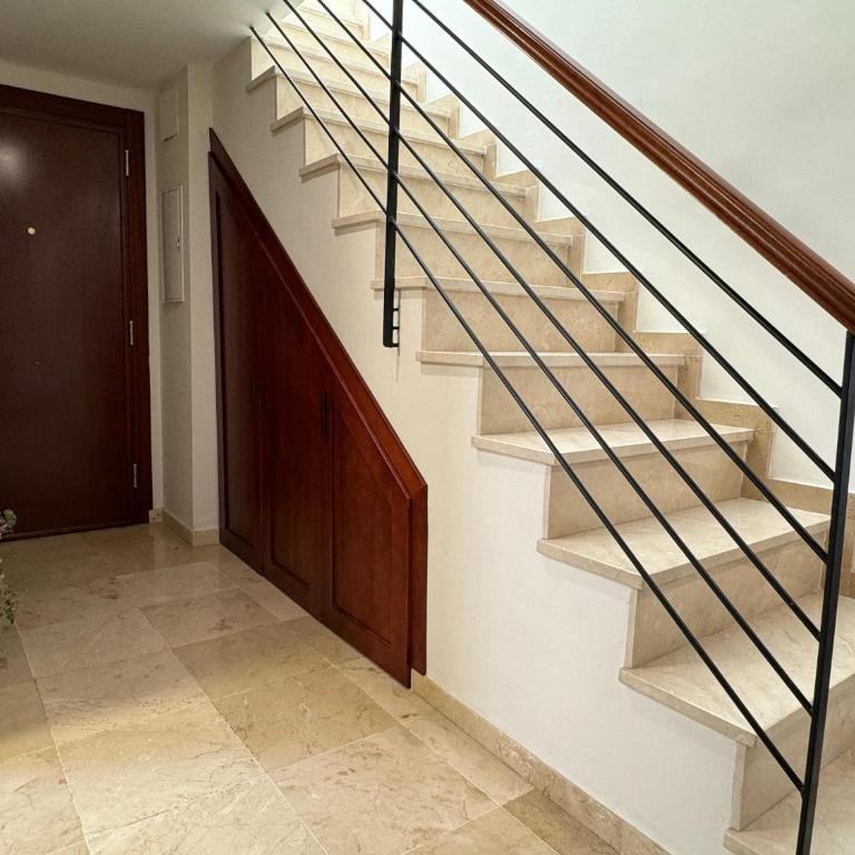 Dúplex céntrico con terraza y parking gratuito - Two-Bedroom Apartment - 21