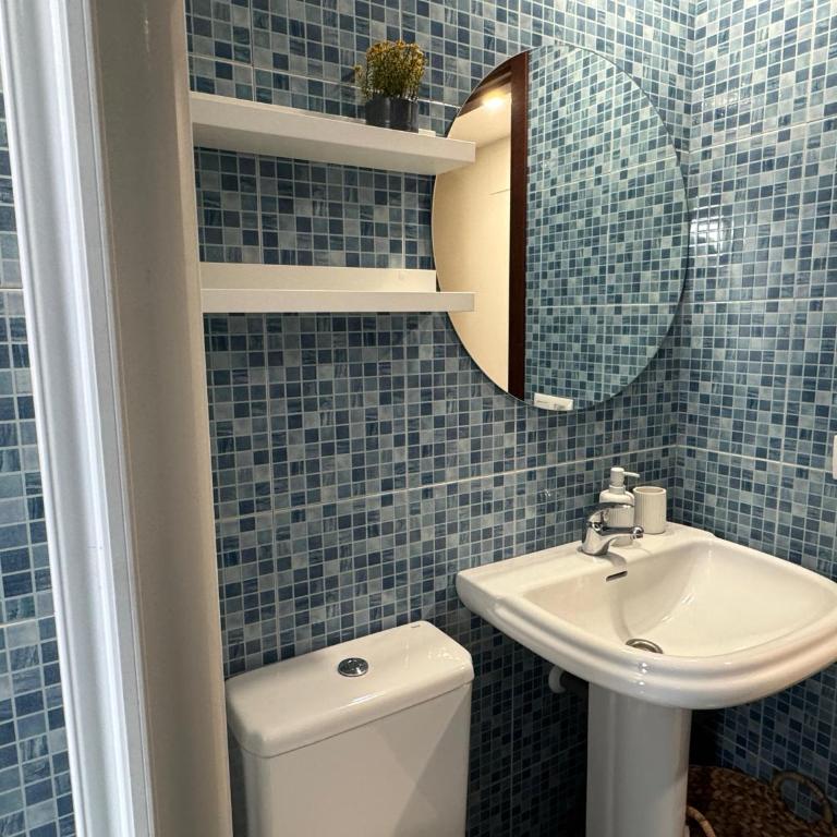 Dúplex céntrico con terraza y parking gratuito - Two-Bedroom Apartment - 34