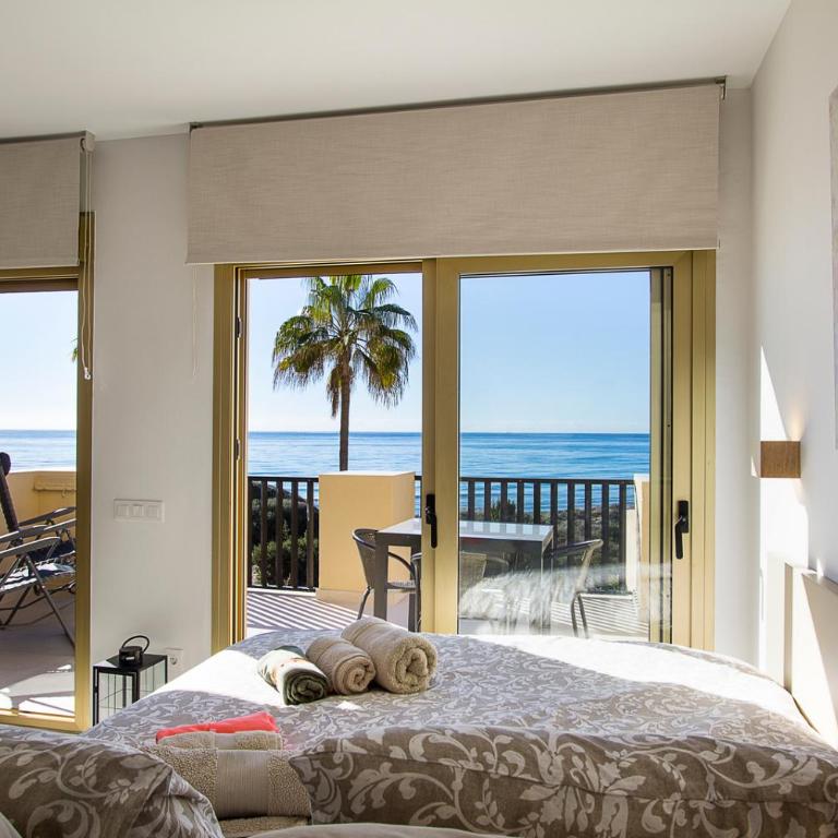 Beach front Studio in Elviria - Apartment - 5