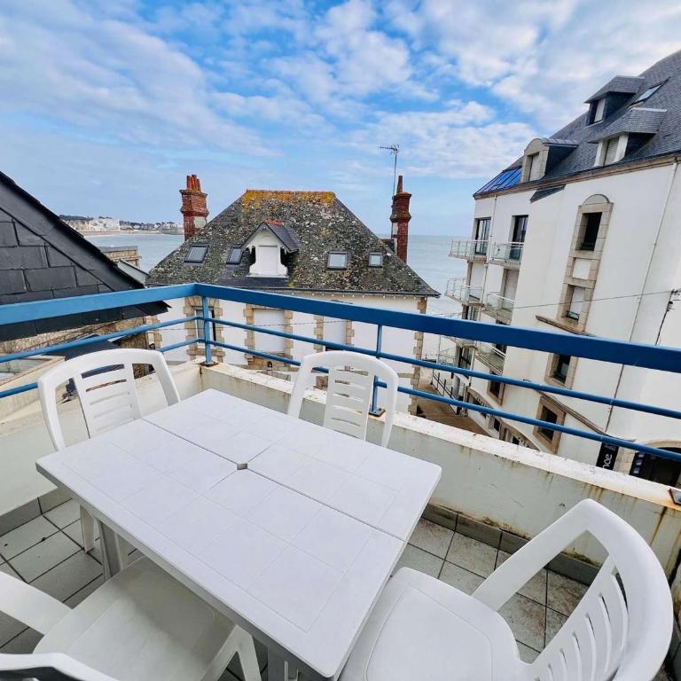Quiberon : 2 pièces avec balcon, animaux acceptés, parking étroit - FR-1-478-112 - Apartment (4 Adults) - 10