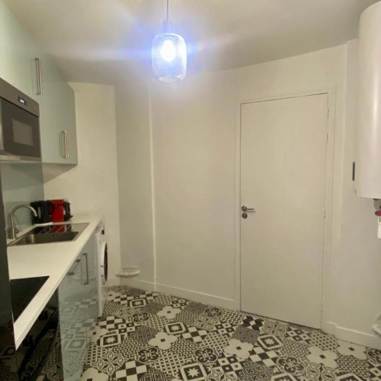 Appartement lumineux proche Saint-Lazare - 8P - Appartement 3 Chambres - 19
