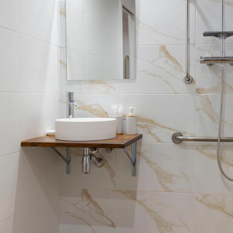 Travel Habitat Mediterranean Suites - Family Studio - 13