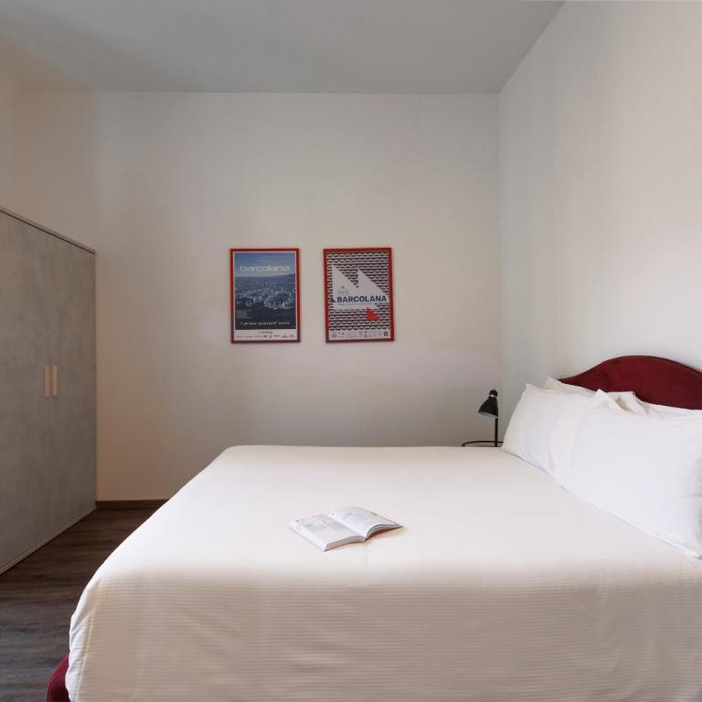 Residence Piazza Giotti 8 - Camera Matrimoniale con Letto Supplementare - 13