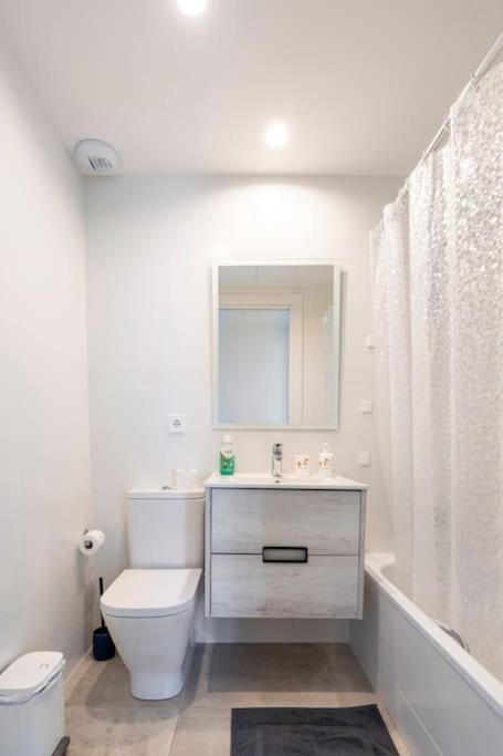 Apartment by the beach with pool and private parking - Apartamento de 2 dormitorios - 12