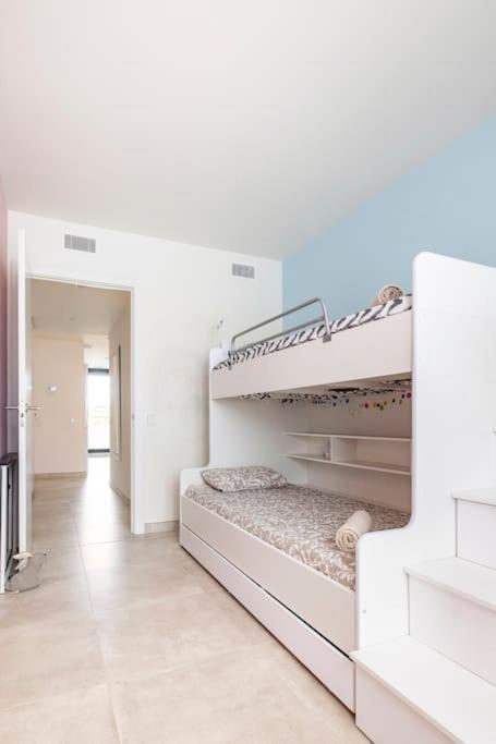 Apartment by the beach with pool and private parking - Apartamento de 2 dormitorios - 29