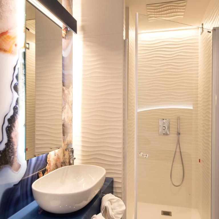 Color Hotel Style, Design & Gourmet - Camera Matrimoniale Trendy - 1