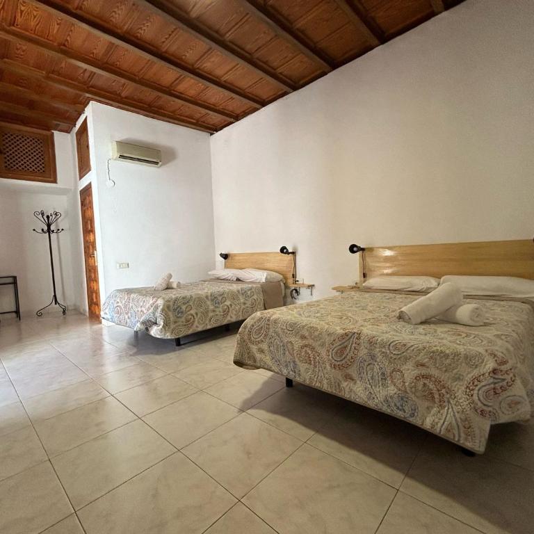 Arc House Córdoba Only Adults - Quadruple Room with Private Bathroom - 5