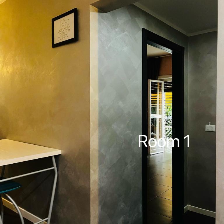 B&B Roma - Family Suite with Balcony - 9