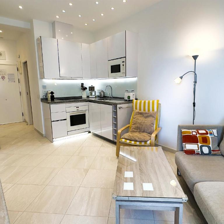 Skol 322 - Completely Renovated Beach Front Apartment Marbella - Two-Bedroom Apartment - 6