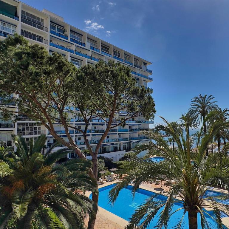 Skol 322 - Completely Renovated Beach Front Apartment Marbella - Two-Bedroom Apartment - 26