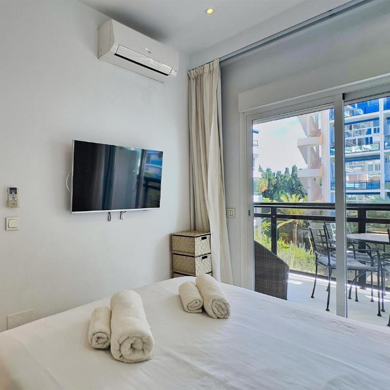 Skol 322 - Completely Renovated Beach Front Apartment Marbella - Two-Bedroom Apartment - 12