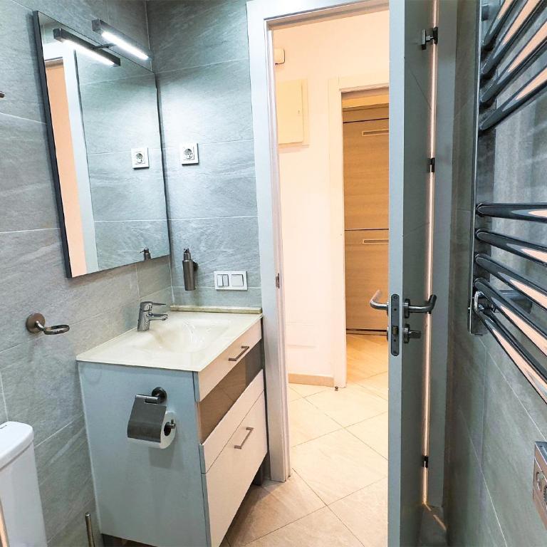 Skol 322 - Completely Renovated Beach Front Apartment Marbella - Two-Bedroom Apartment - 23