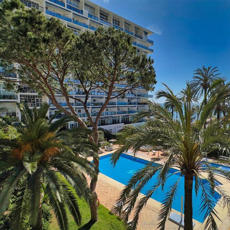 Skol 322 - Completely Renovated Beach Front Apartment Marbella - Two-Bedroom Apartment - 27