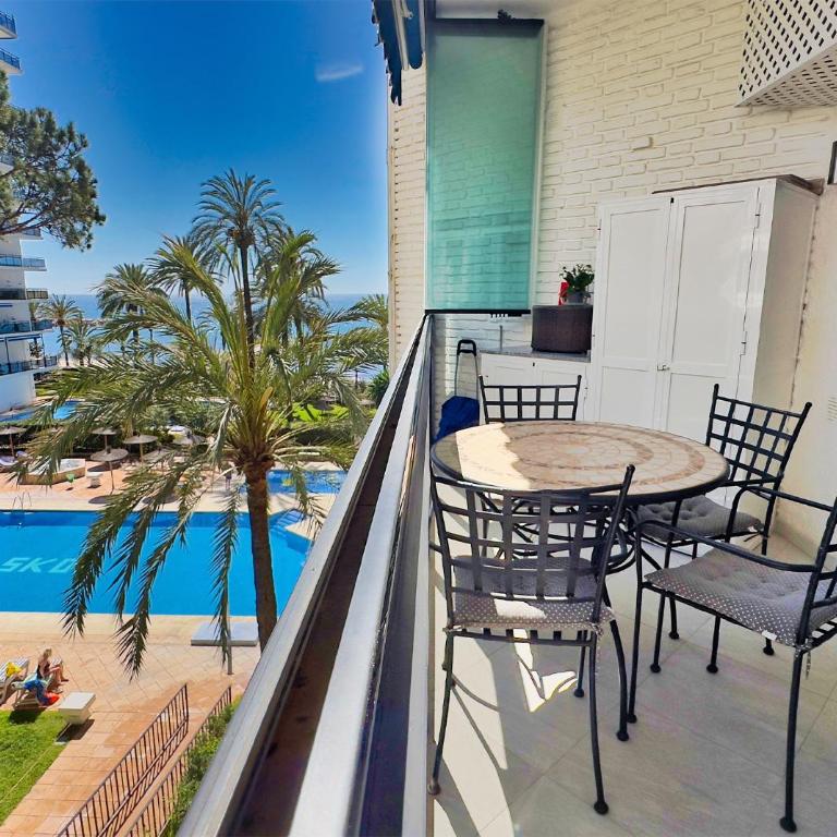 Skol 322 - Completely Renovated Beach Front Apartment Marbella - Two-Bedroom Apartment - 1