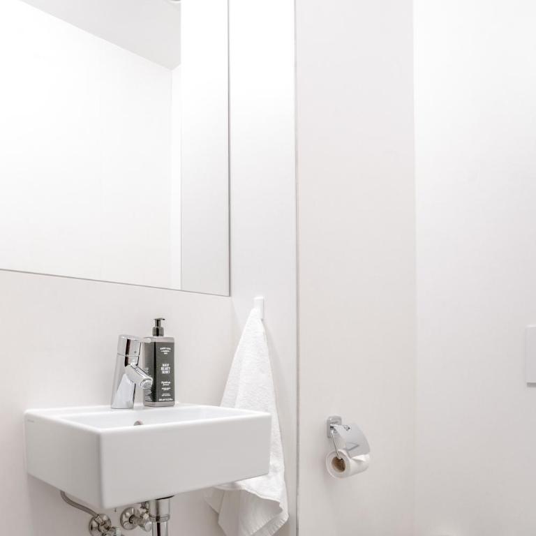 Limehome Graz - Argos by Zaha Hadid - Suite mit 1 Schlafzimmer - 9