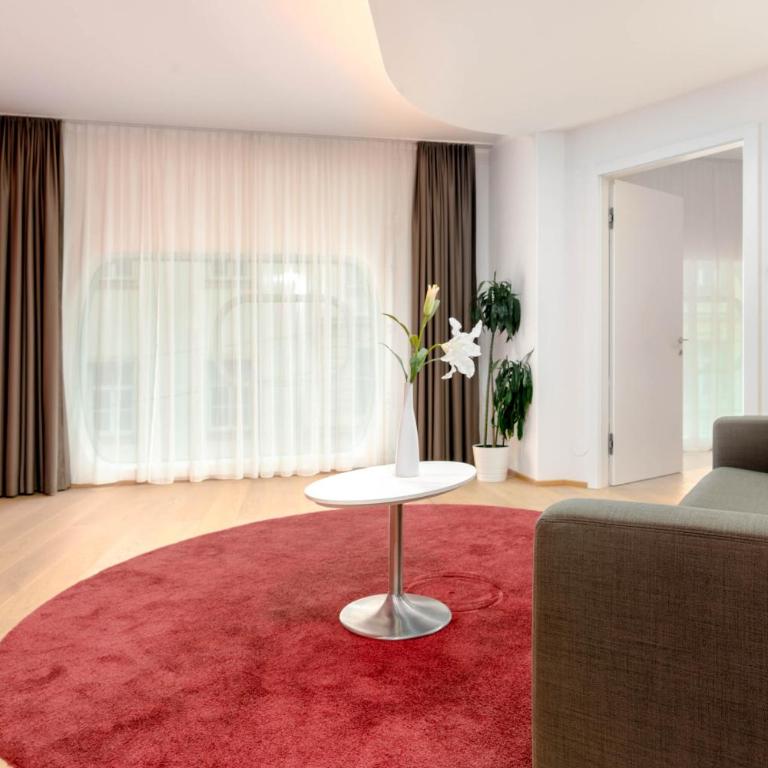 Limehome Graz - Argos by Zaha Hadid - Deluxe Suite mit 1 Schlafzimmer - 4