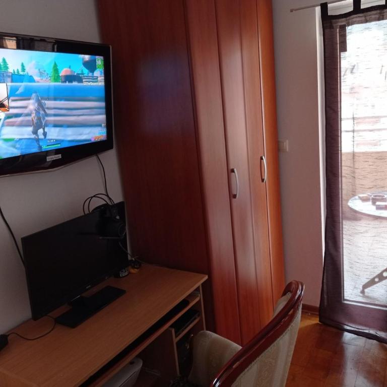 Apartman Fontana - Two-Bedroom Apartment with Terrace - 10