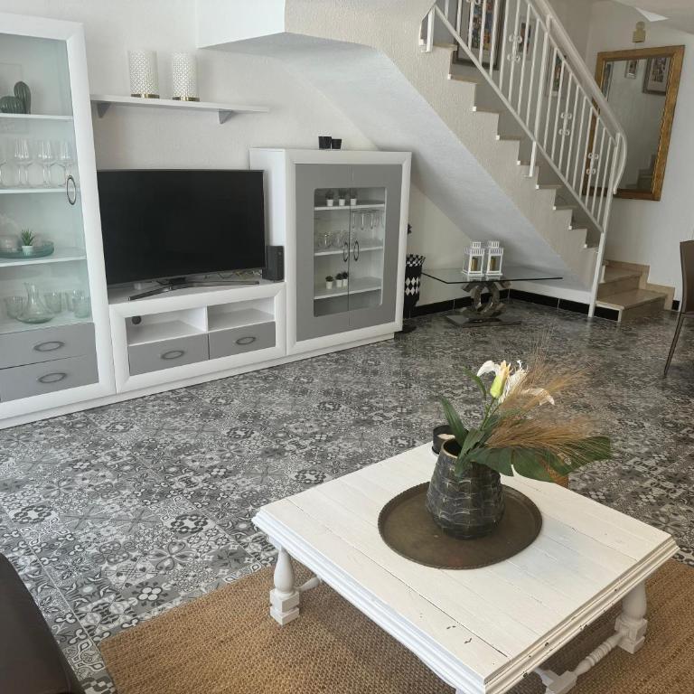 Casa en Cabo Huertas con piscina privada y zona residencial By Turihome - Three-Bedroom House - 12