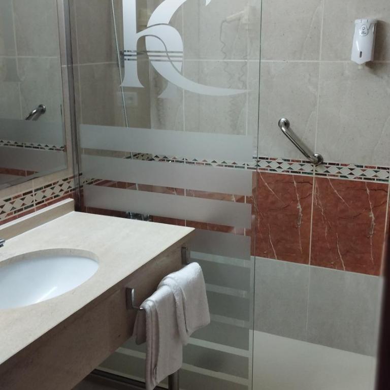 Hotel Castro - Habitación Doble - 1 o 2 camas - 7