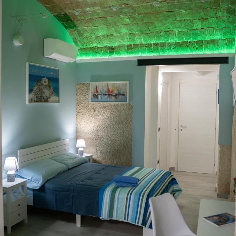 La casa sulle mura di Tropea vista mare - Studio with Sea View - 24